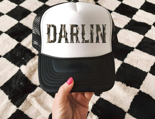 CAMO DARLIN TRUCKER HAT