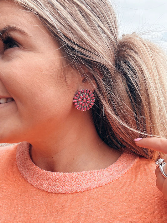 The Bailey Round Stud Earrings in Pink