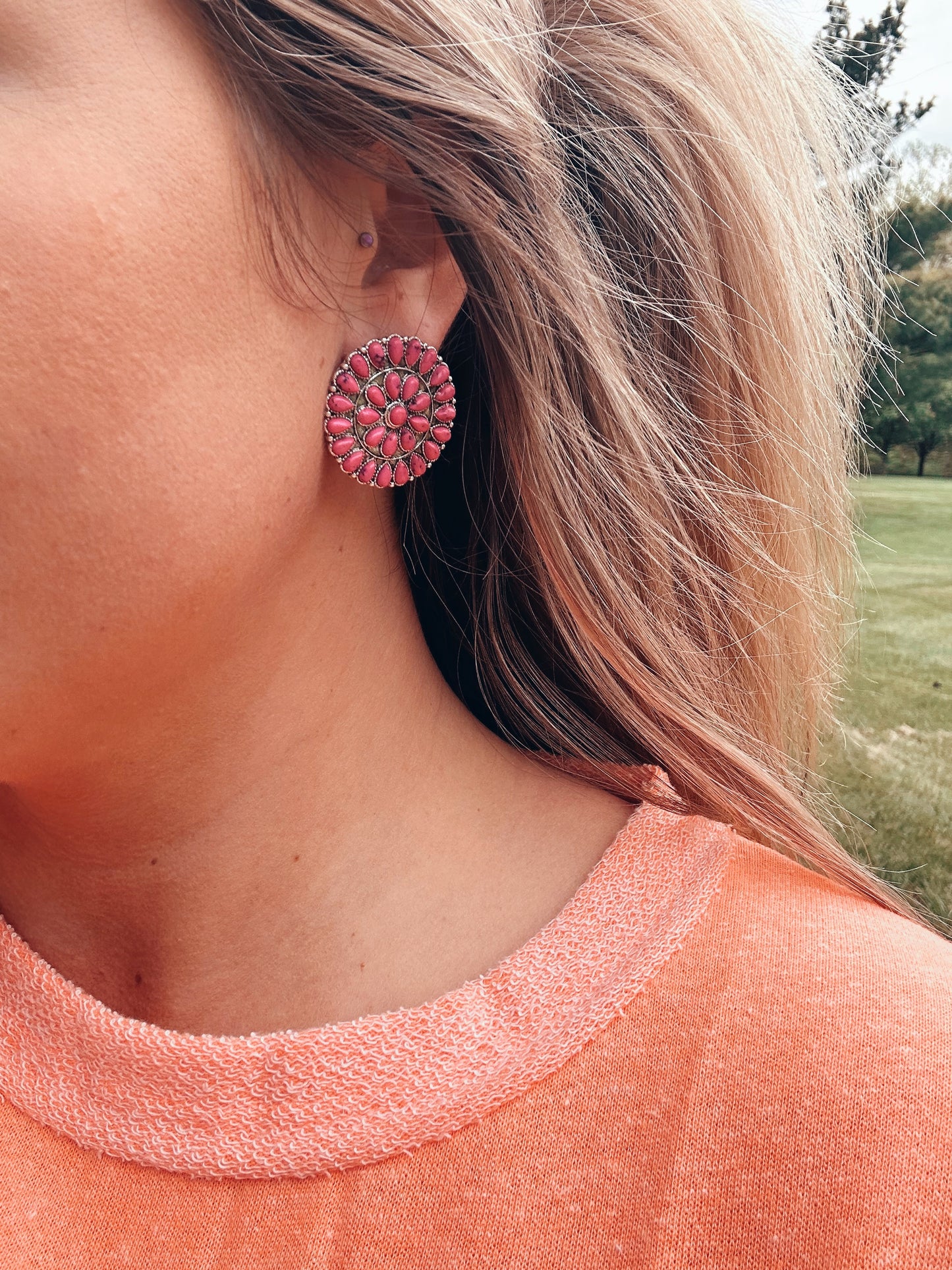 The Bailey Round Stud Earrings in Pink