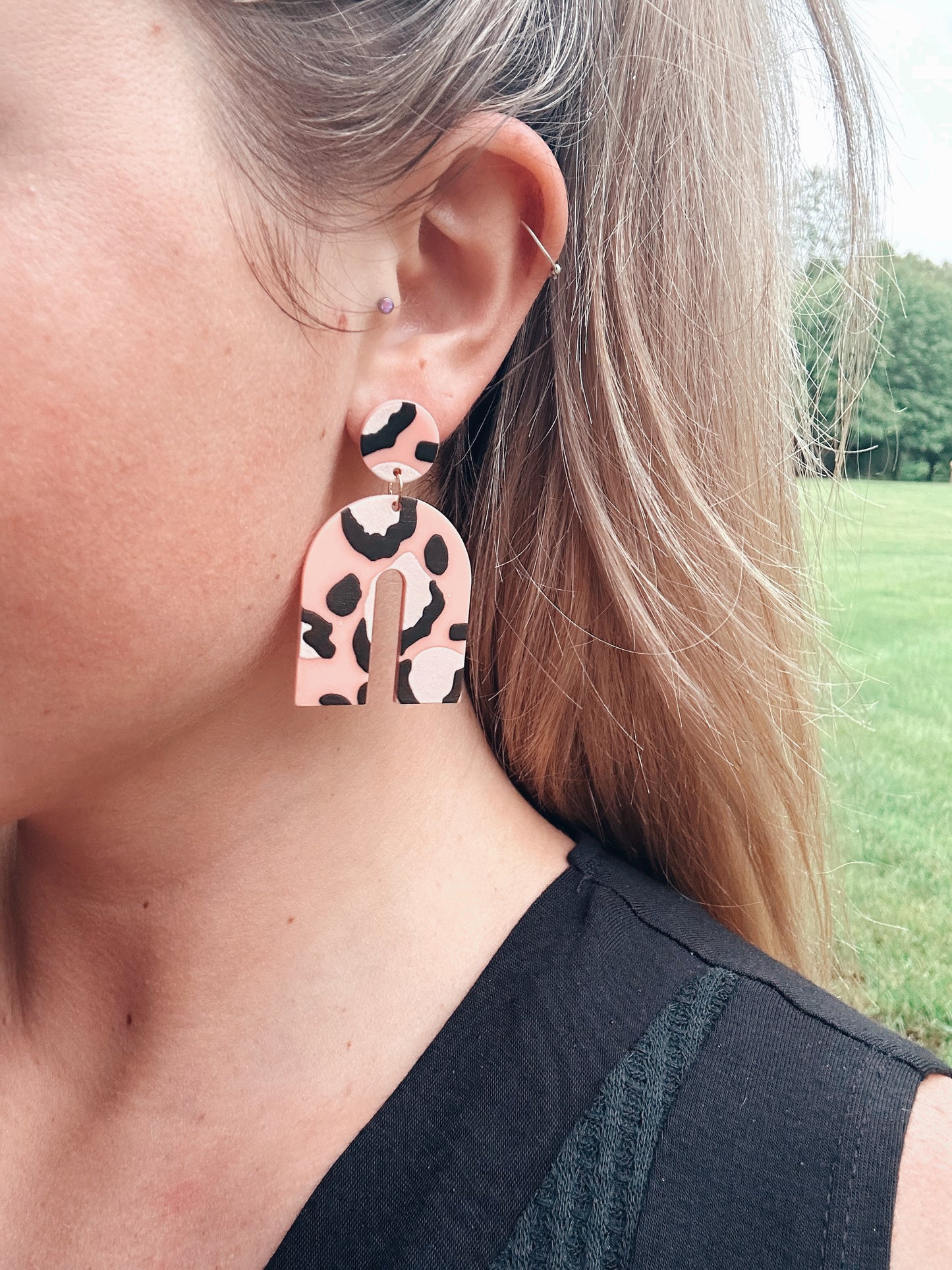 The Krissie Earrings in Pink